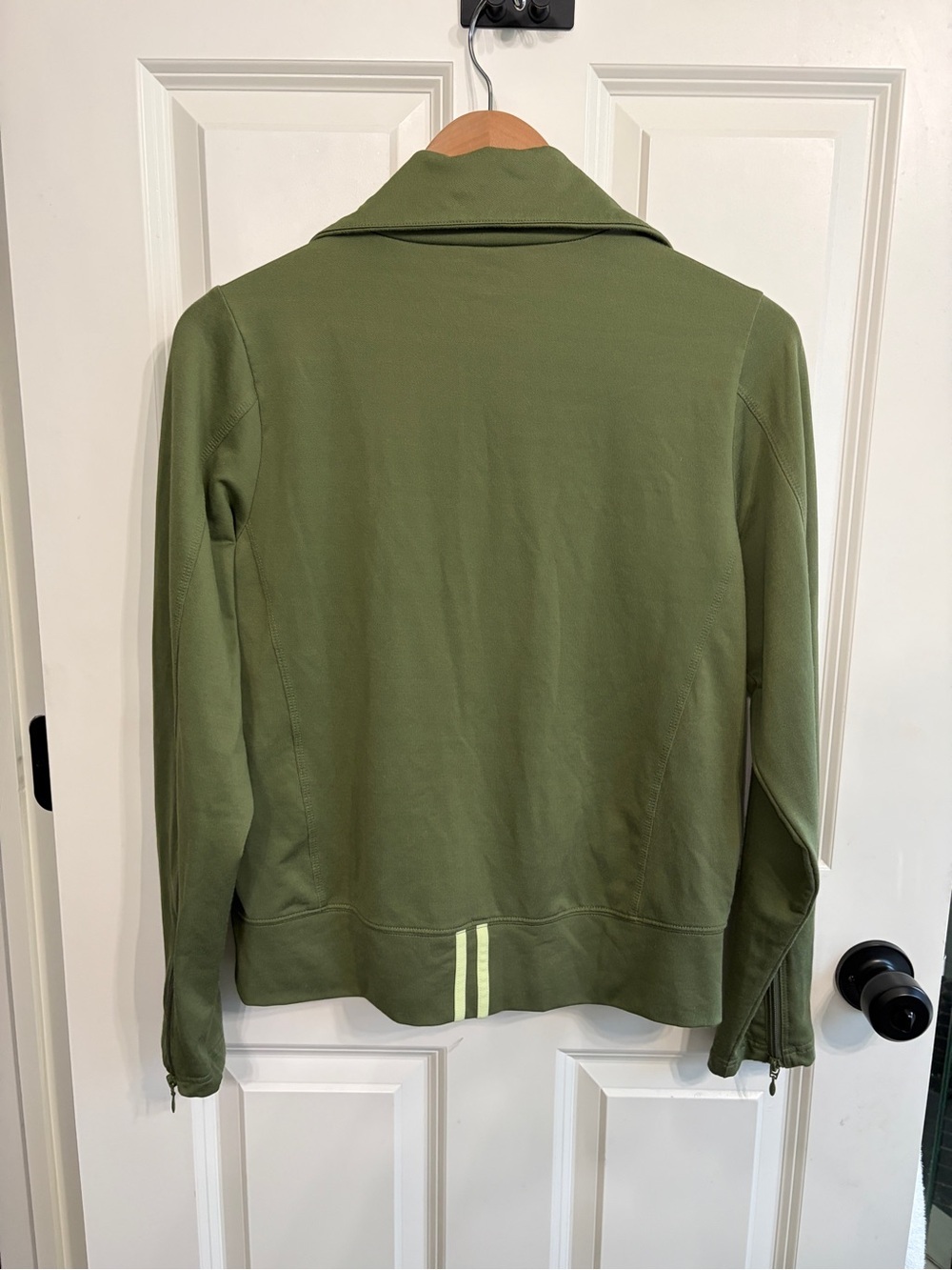 Excellent condition Olive Green Women's Zip-Up Track Jacket size M. So cool. - Picture 3 of 7